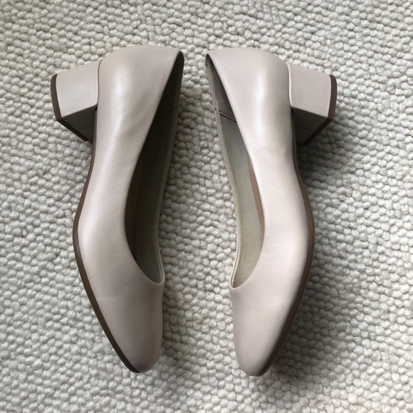 Easy Spirit low heel round toe pump - size 7.5 - Picture 4 of 11